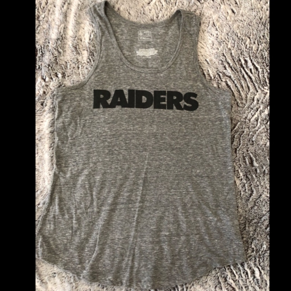Oakland Raiders Carr tank for women, size Large